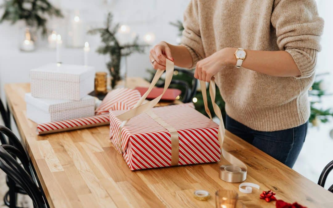 5 Reasons a House Cleaning Gift Card Beats Traditional Holiday Gifts